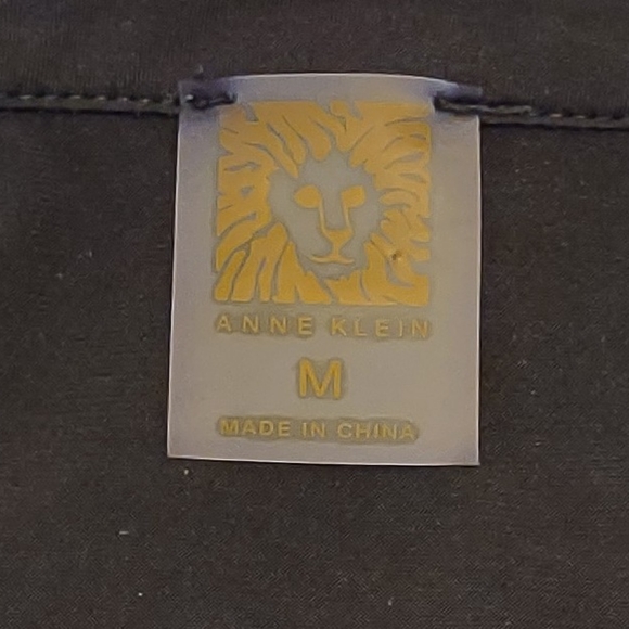 Anne Klein Black Tunic with Gold Zipper Detailing EUC - Picture 6 of 6